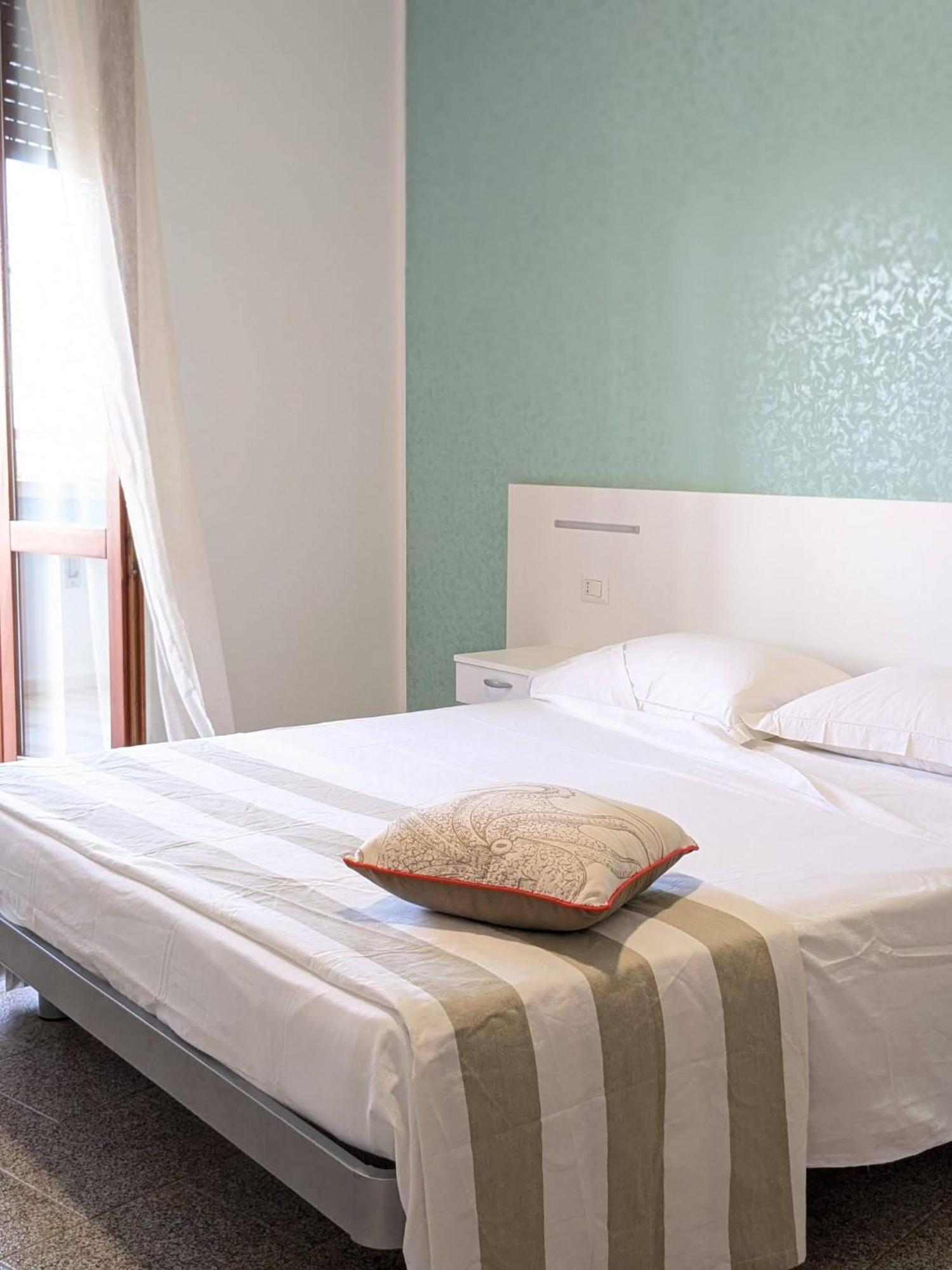 Albatro Mare Apartment Марина ди Манкаверза Екстериор снимка