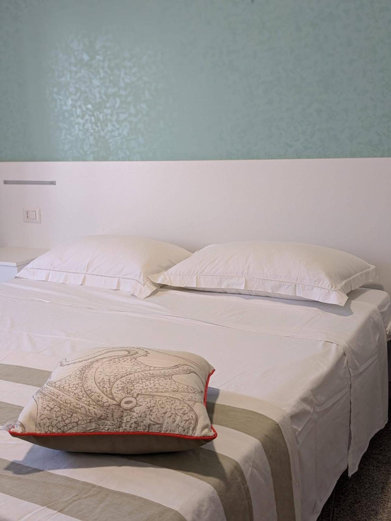 Albatro Mare Apartment Марина ди Манкаверза Екстериор снимка